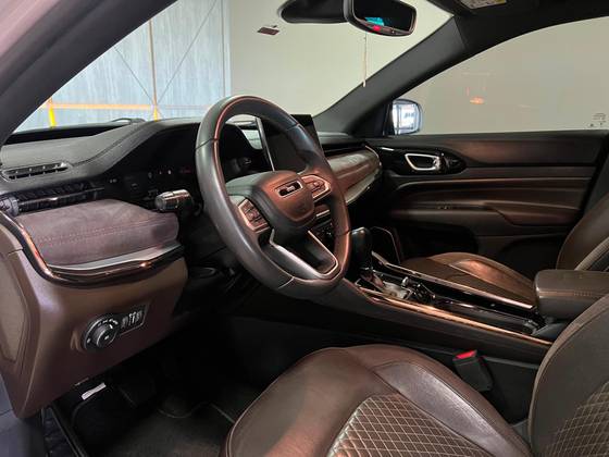 JEEP COMMANDER 2.0 TD380 TURBO DIESEL OVERLAND AT9 JEEP COMMANDER 2.0 TD380 TURBO DIESEL OVERLAND AT9